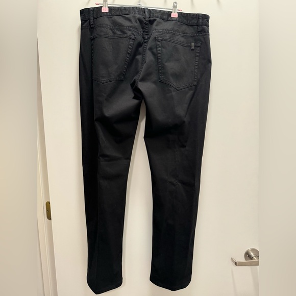 Joes - Picture 3 of 7